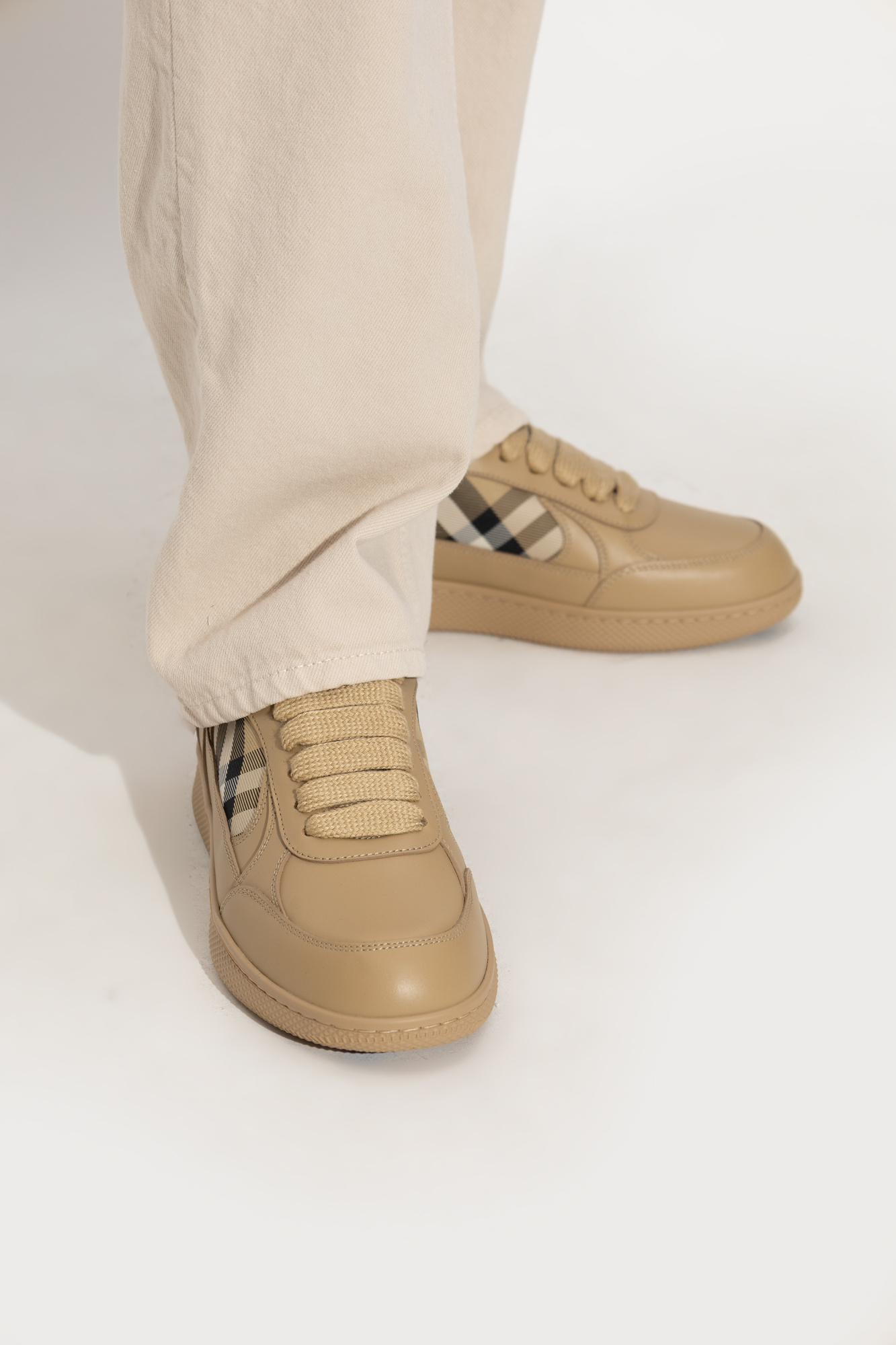 スニーカー Burberry Beige leather Terrace sneakers (8112360 C1309) Beige